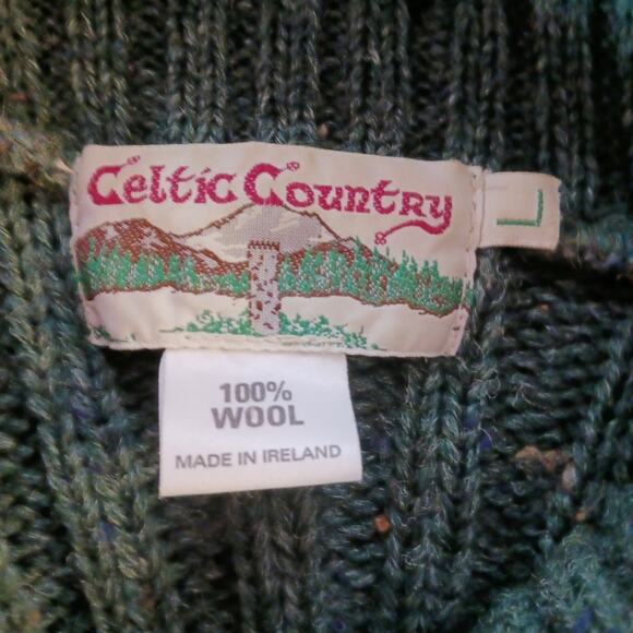 Celtic Country forest green chunky cable knit wool turtleneck sweater. S… - Picture 8 of 8